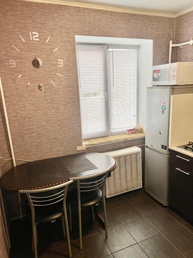 Апартаменты В Самом Центре Прпобеды 90 Chernihiv Bagian luar foto